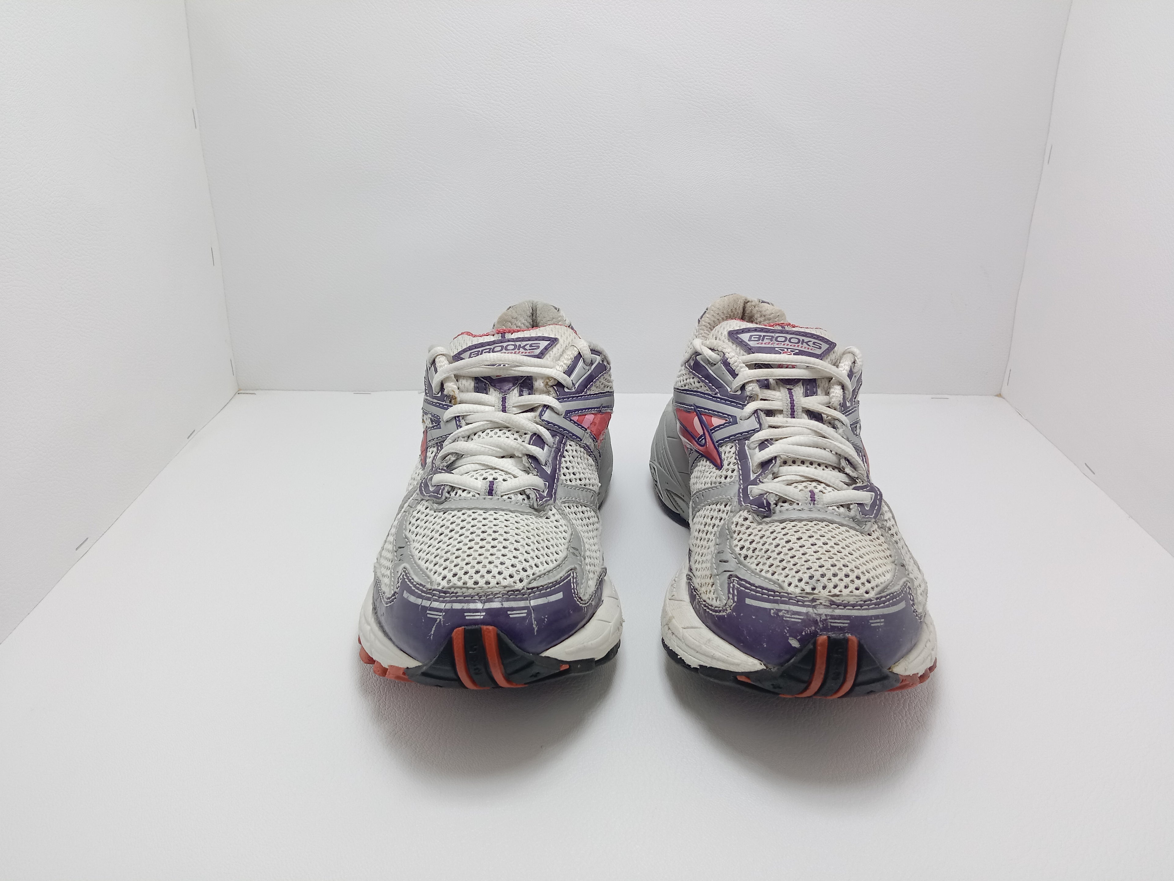 Brooks Running Shoes – Size 9.5 US (Men) – Grey/Red – Khunsa Collection