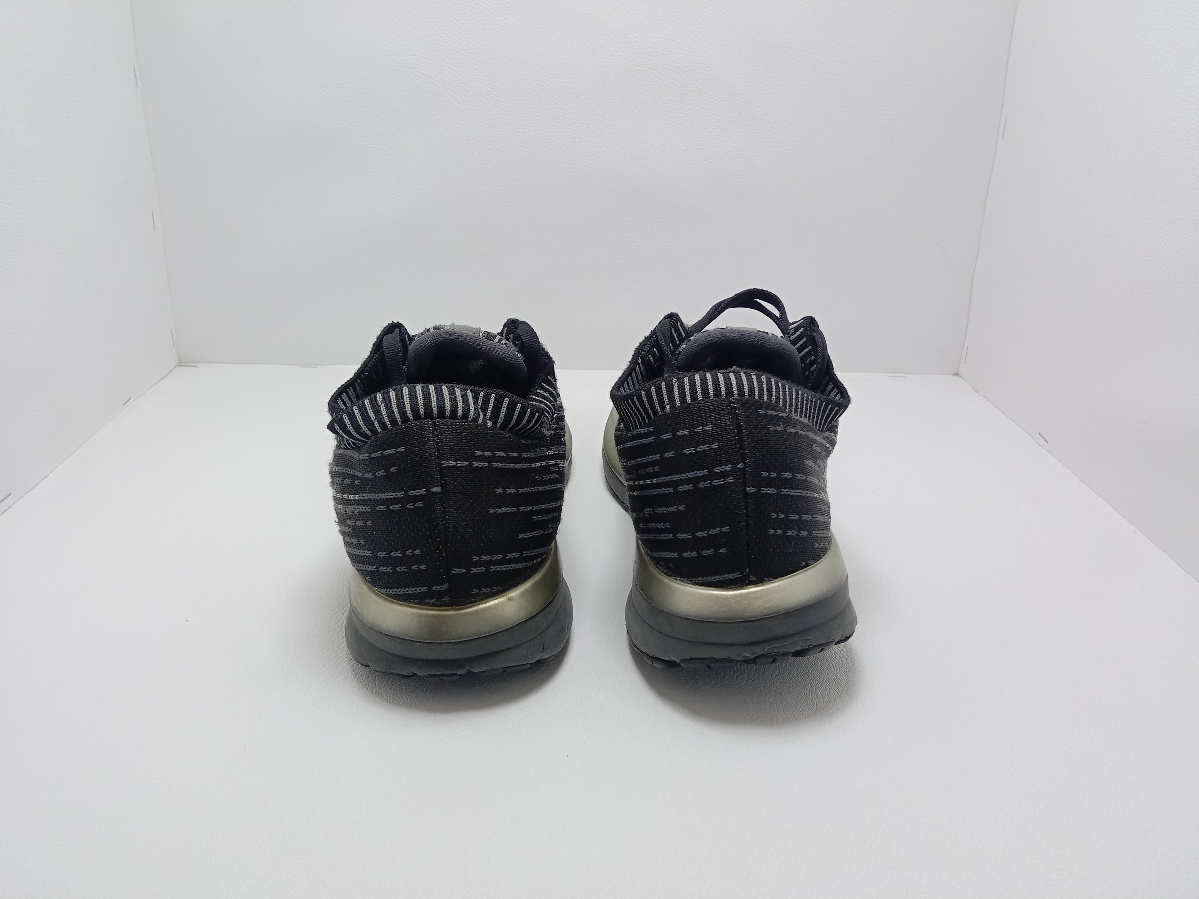 Brooks Running Shoes – Size 9.5 US – Grey/Black – Khunsa Collection