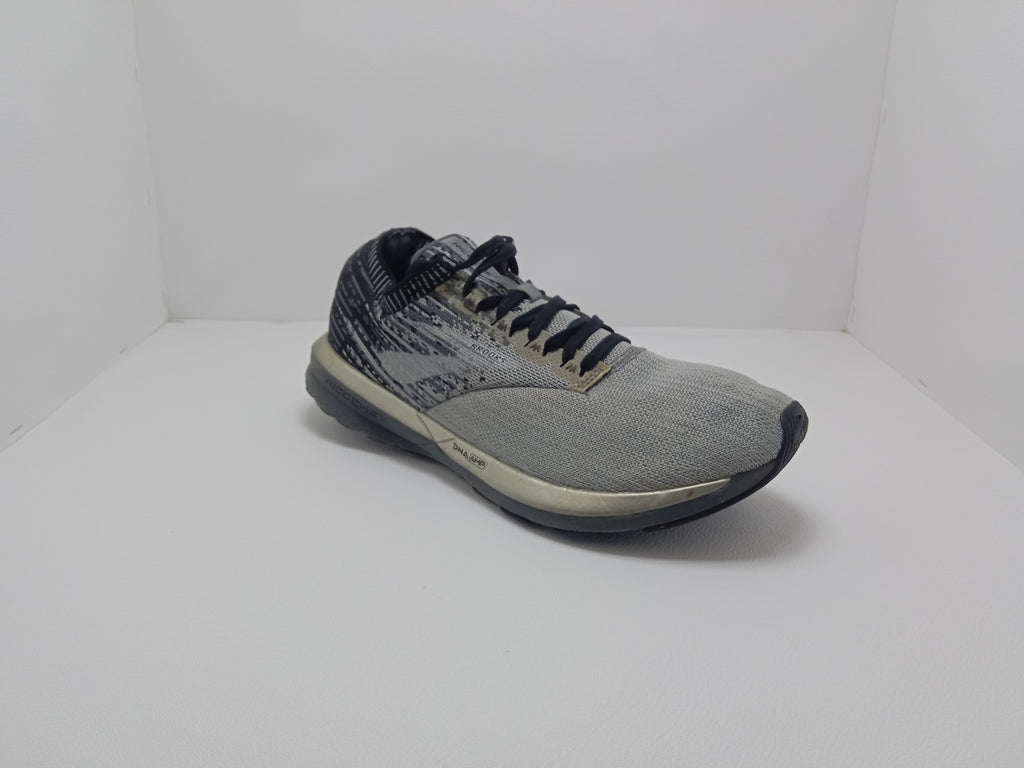 Brooks Running Shoes – Size 9.5 US – Grey/Black – Khunsa Collection