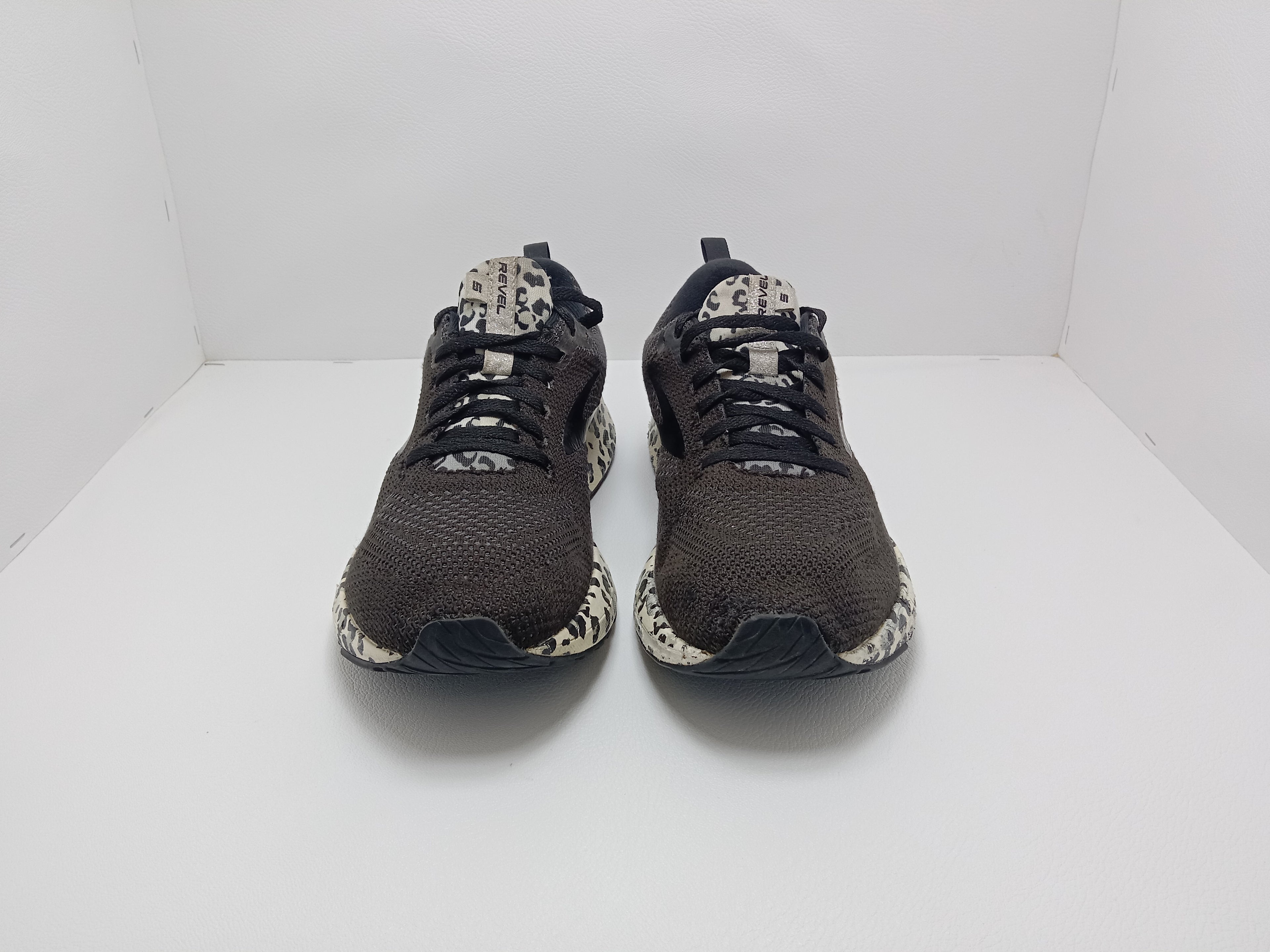 Brooks Black/Leopard Print Running Shoes – Size US 9 – Khunsa Collection