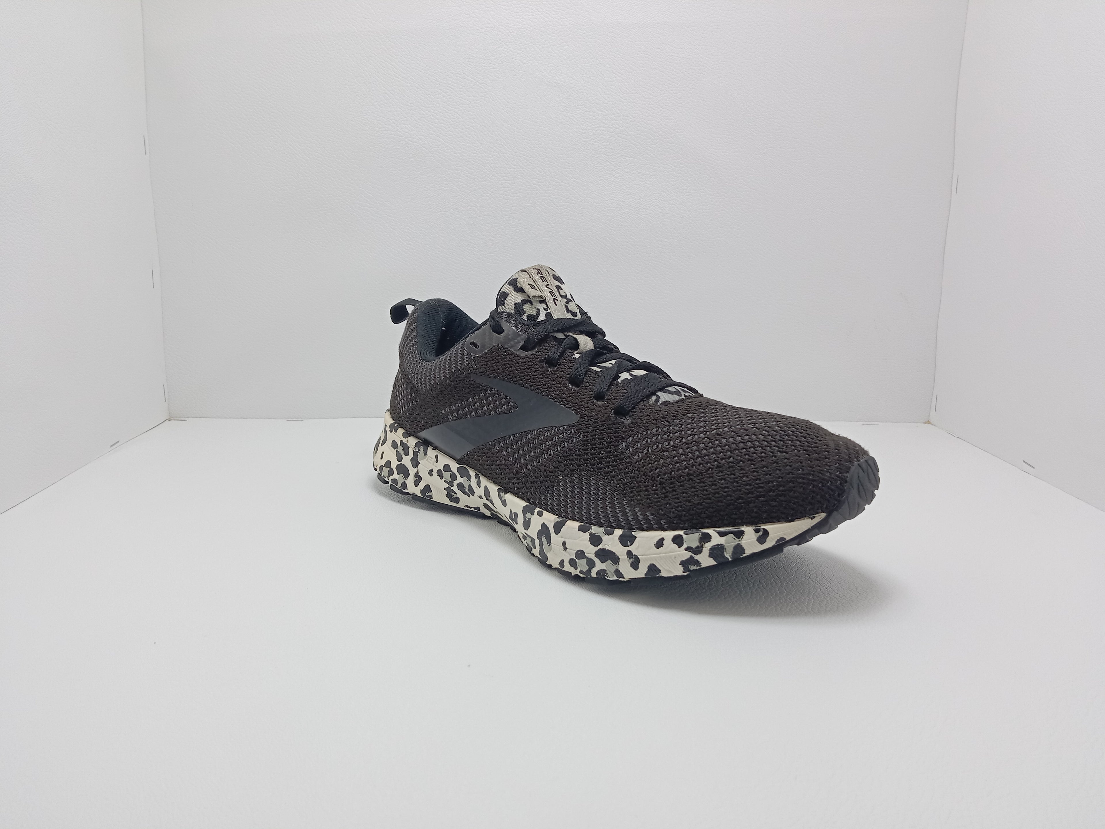 Brooks Black/Leopard Print Running Shoes – Size US 9 – Khunsa Collection