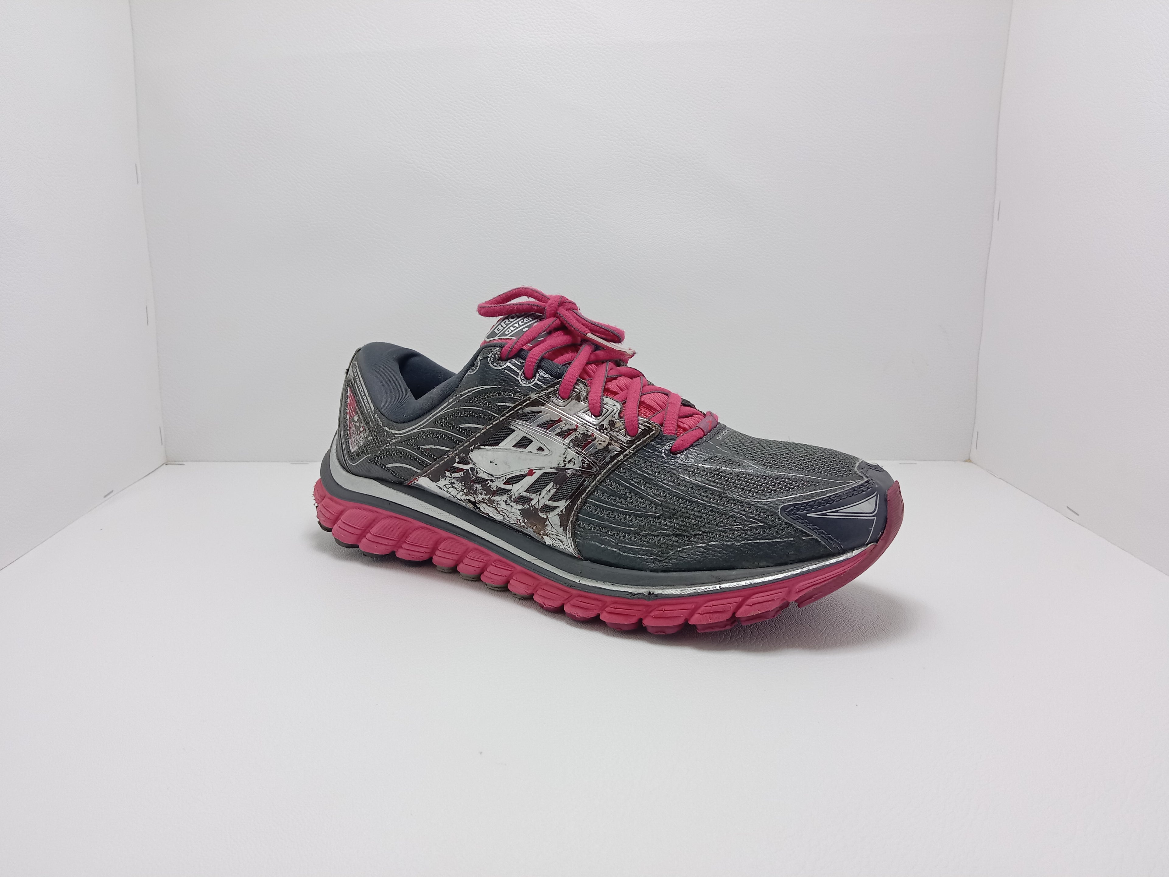 Brooks Running Shoes – Size US 10 – Grey/Red – Khunsa Collection