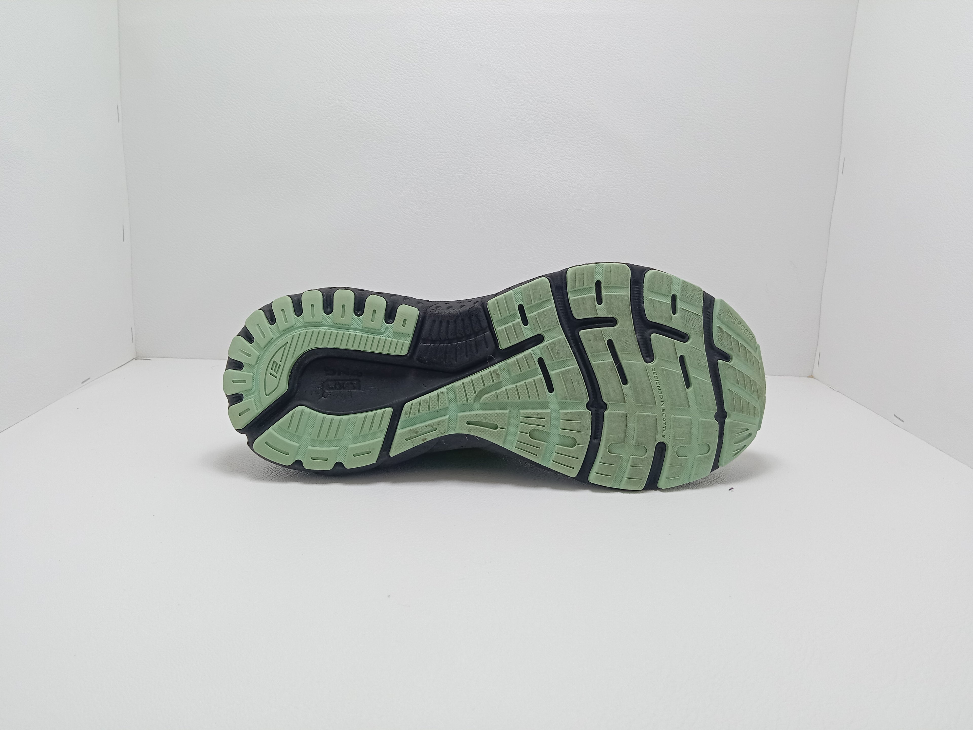Brooks Running Shoes – Size US 9 – Leopard Print – Khunsa Collection