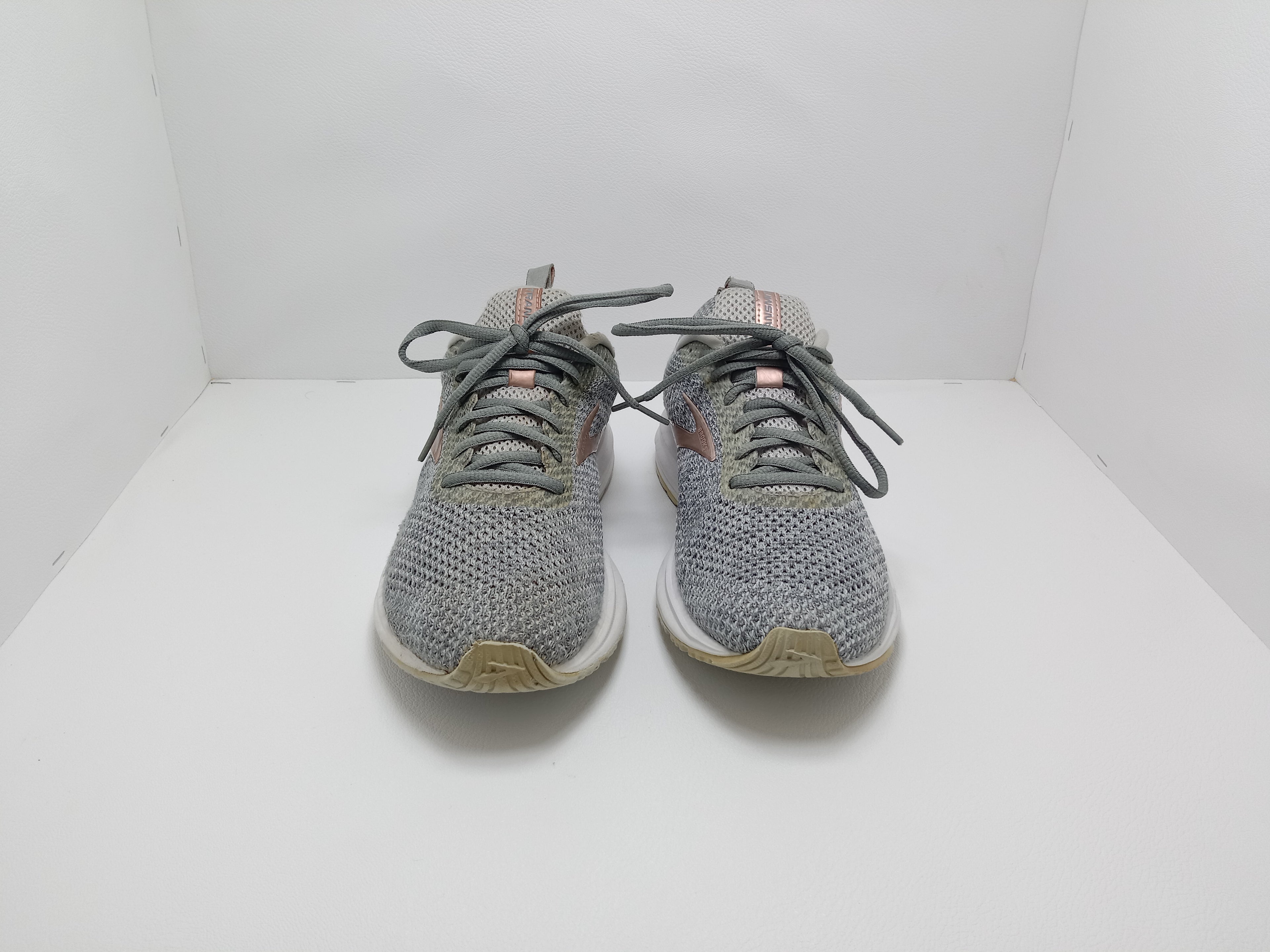 Brooks Grey Knit Running Shoes – Size US 9 – Khunsa Collection