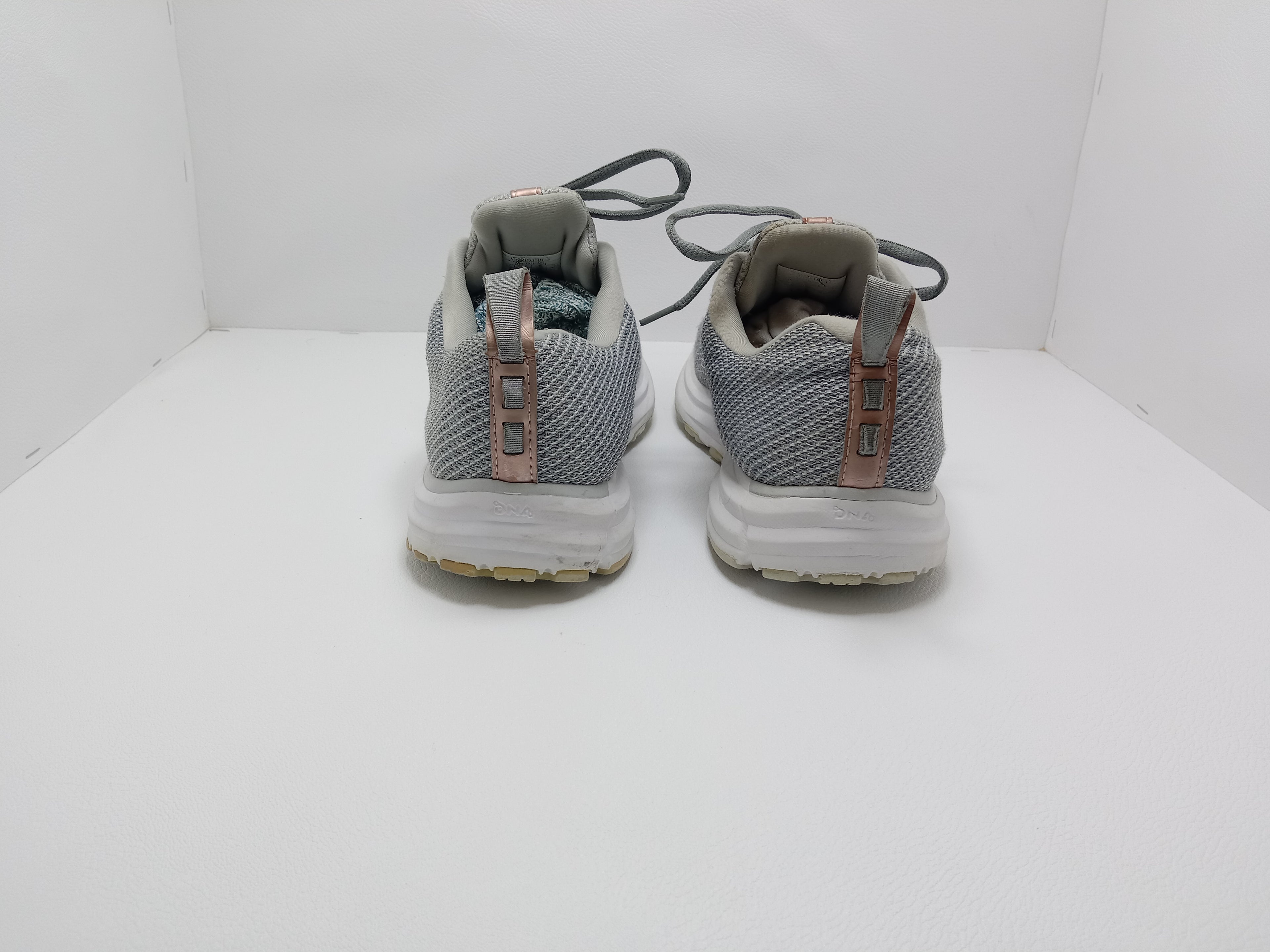 Brooks Grey Knit Running Shoes – Size US 9 – Khunsa Collection