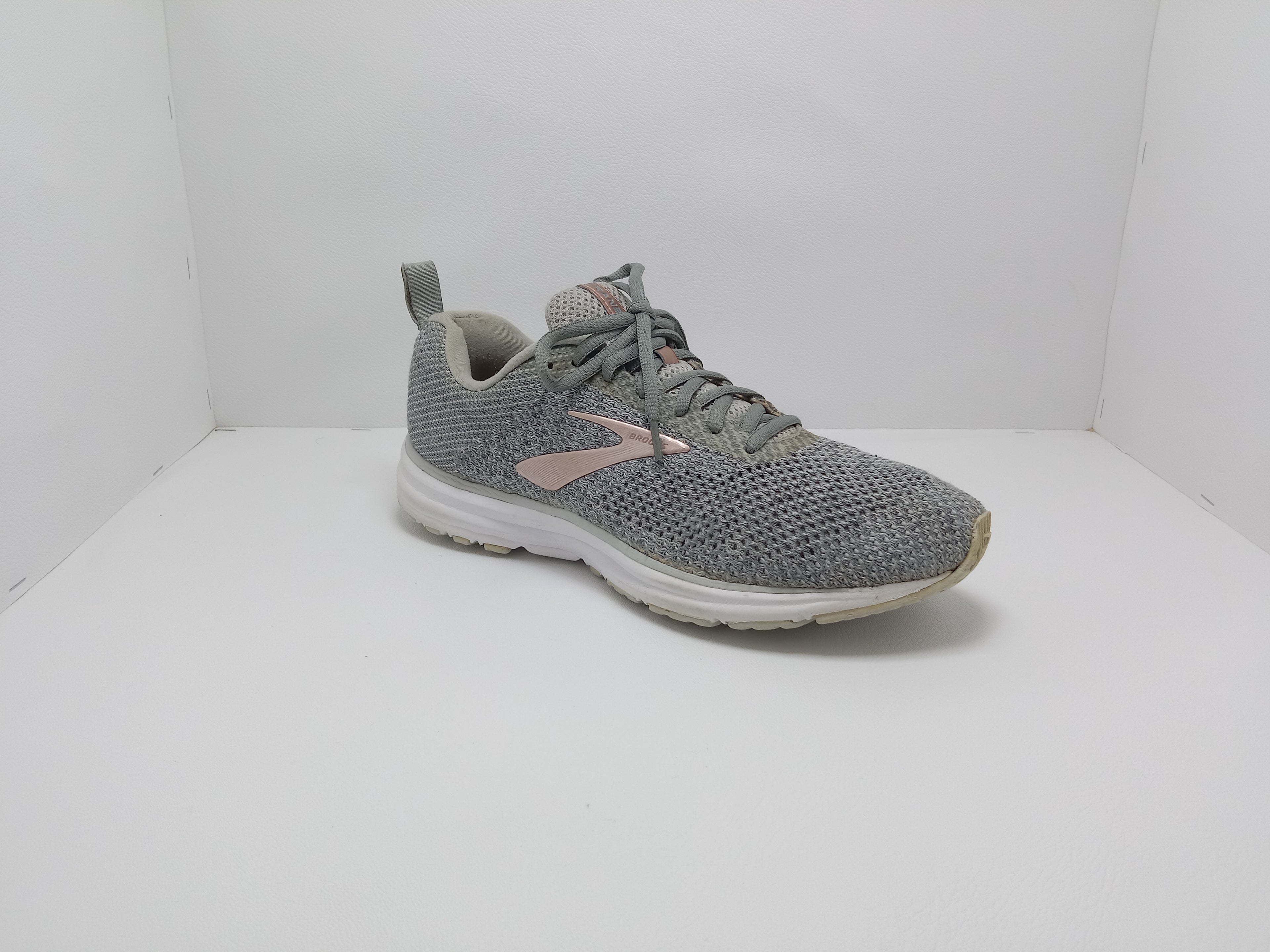 Brooks Grey Knit Running Shoes – Size US 9 – Khunsa Collection
