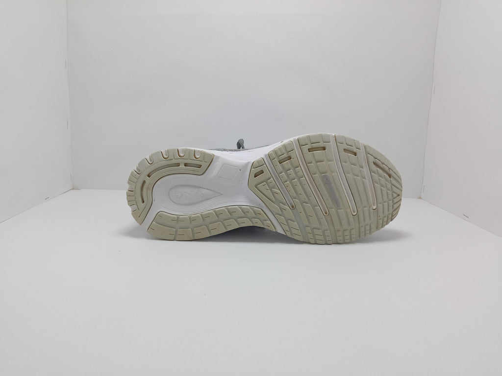 Brooks Grey Knit Running Shoes – Size US 9 – Khunsa Collection