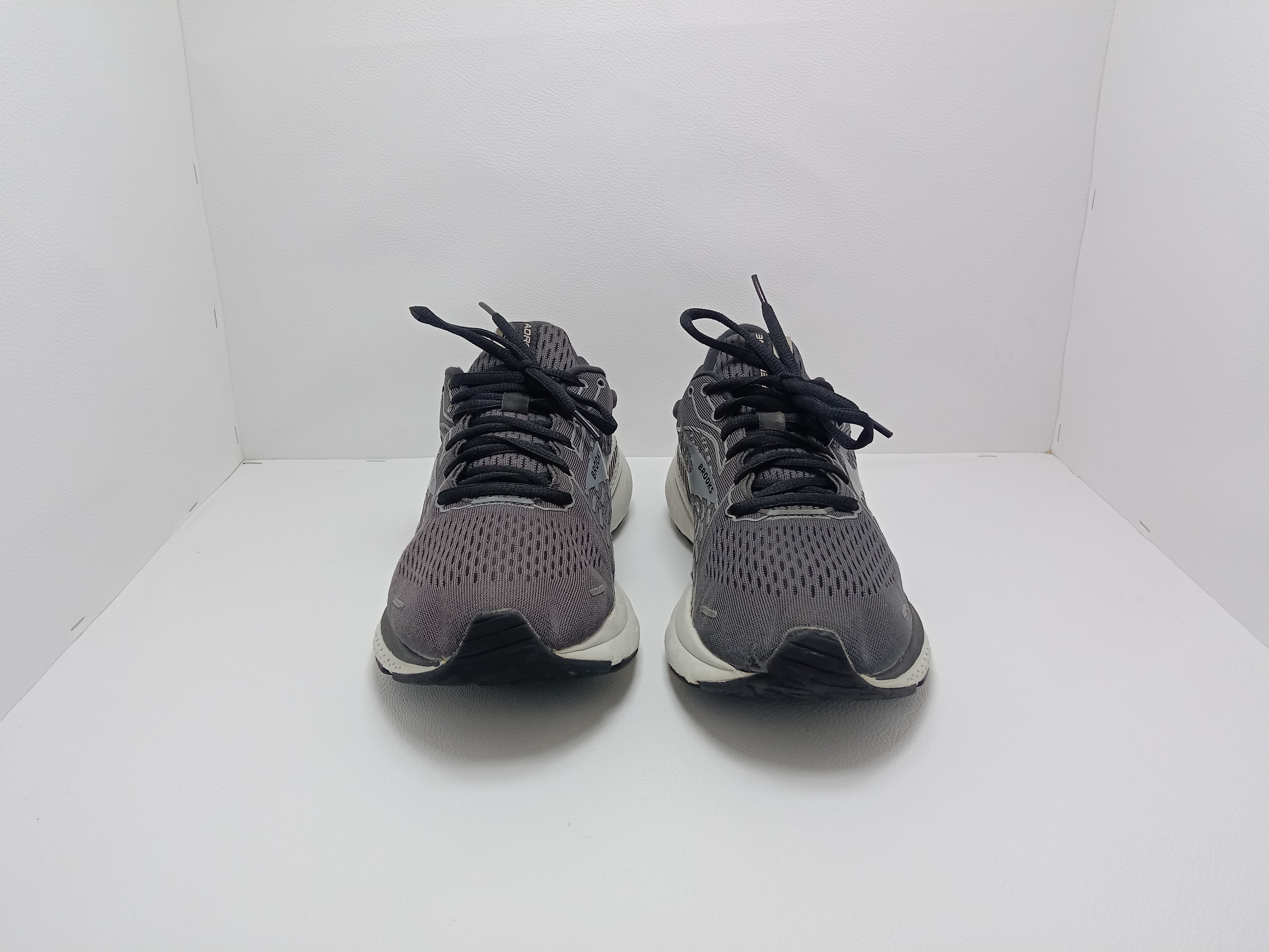 Brooks Running Shoes – Size 9 US – Black/Grey – Khunsa Collection