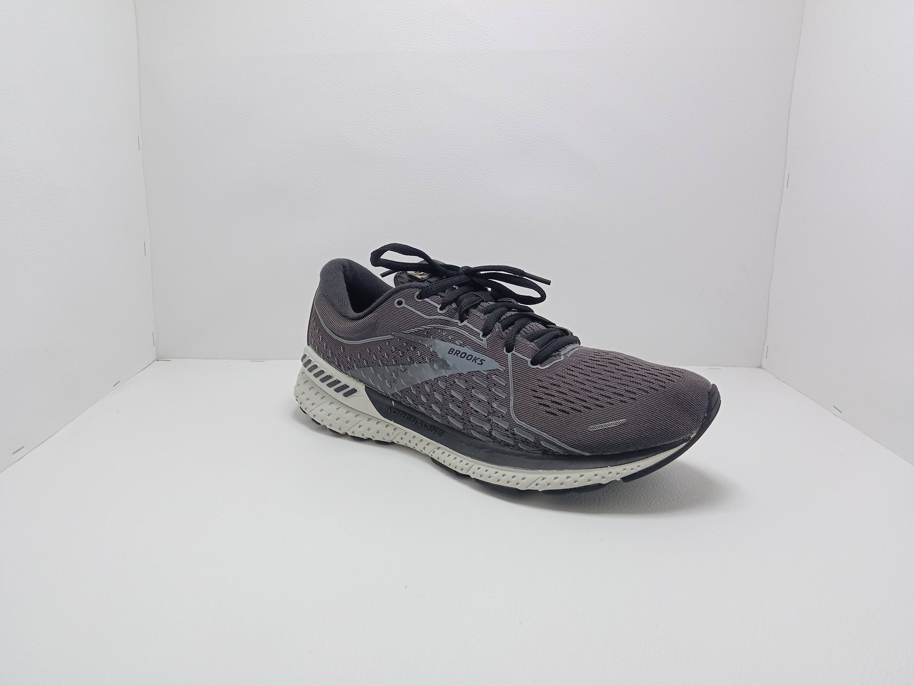 Brooks Running Shoes – Size 9 US – Black/Grey – Khunsa Collection