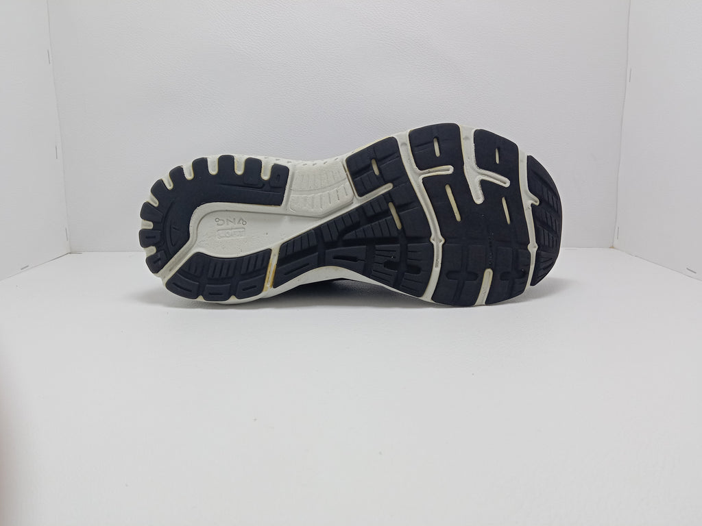 Brooks Running Shoes – Size 9 US – Black/Grey – Khunsa Collection