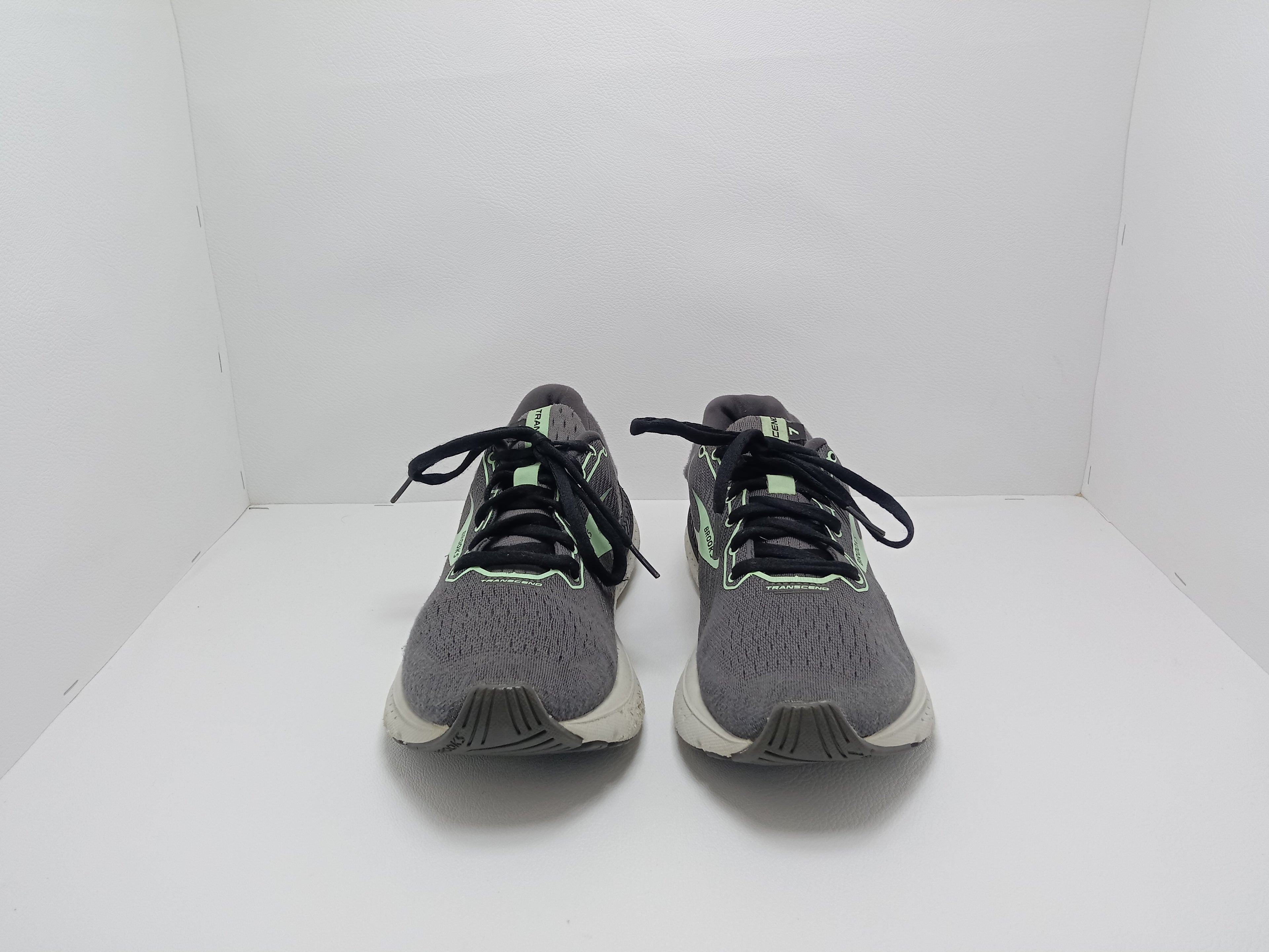 Brooks Running Shoes – Size 8 US (Men) – Grey/Green – Khunsa Collection