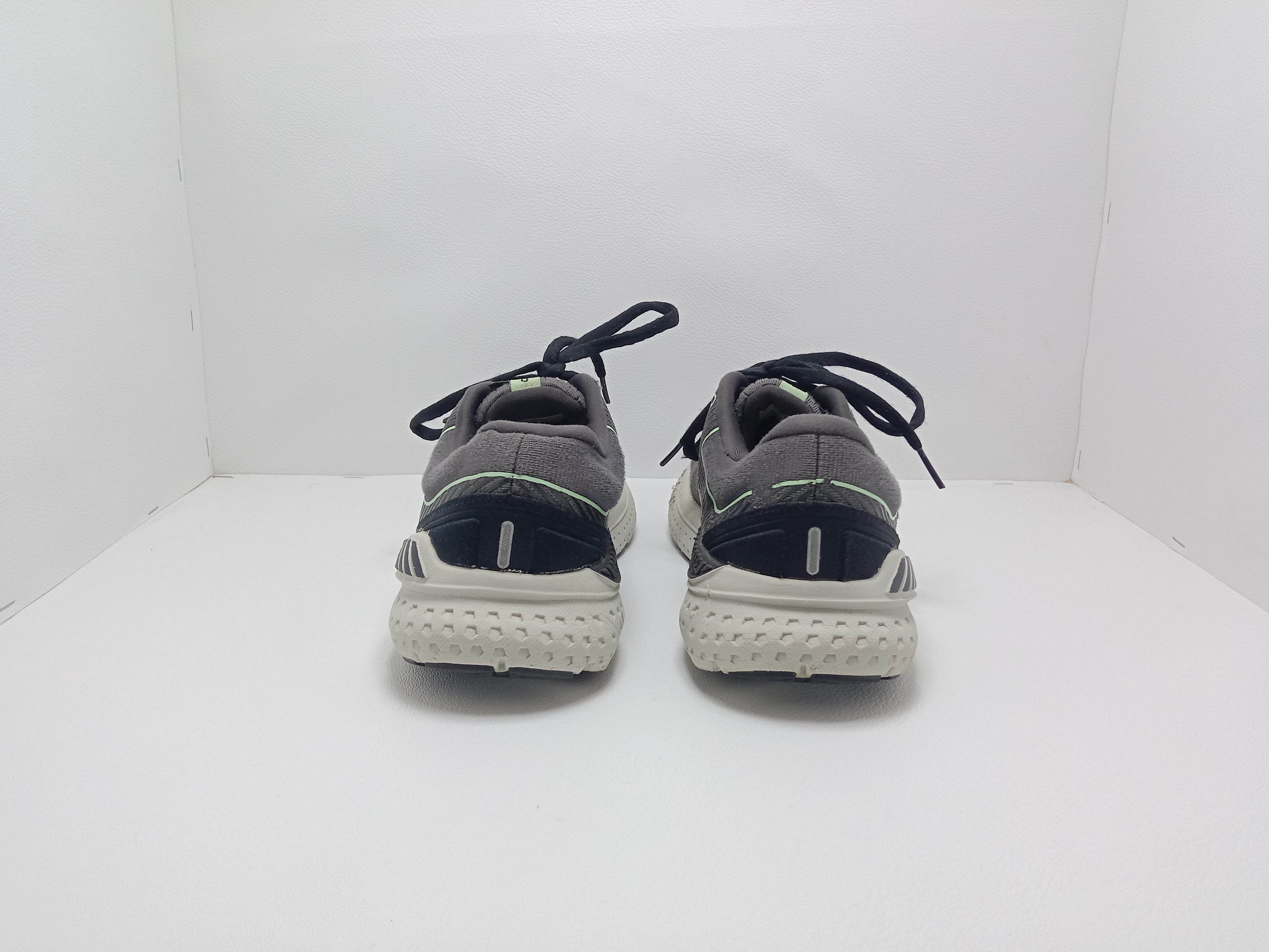 Brooks Running Shoes – Size 8 US (Men) – Grey/Green – Khunsa Collection