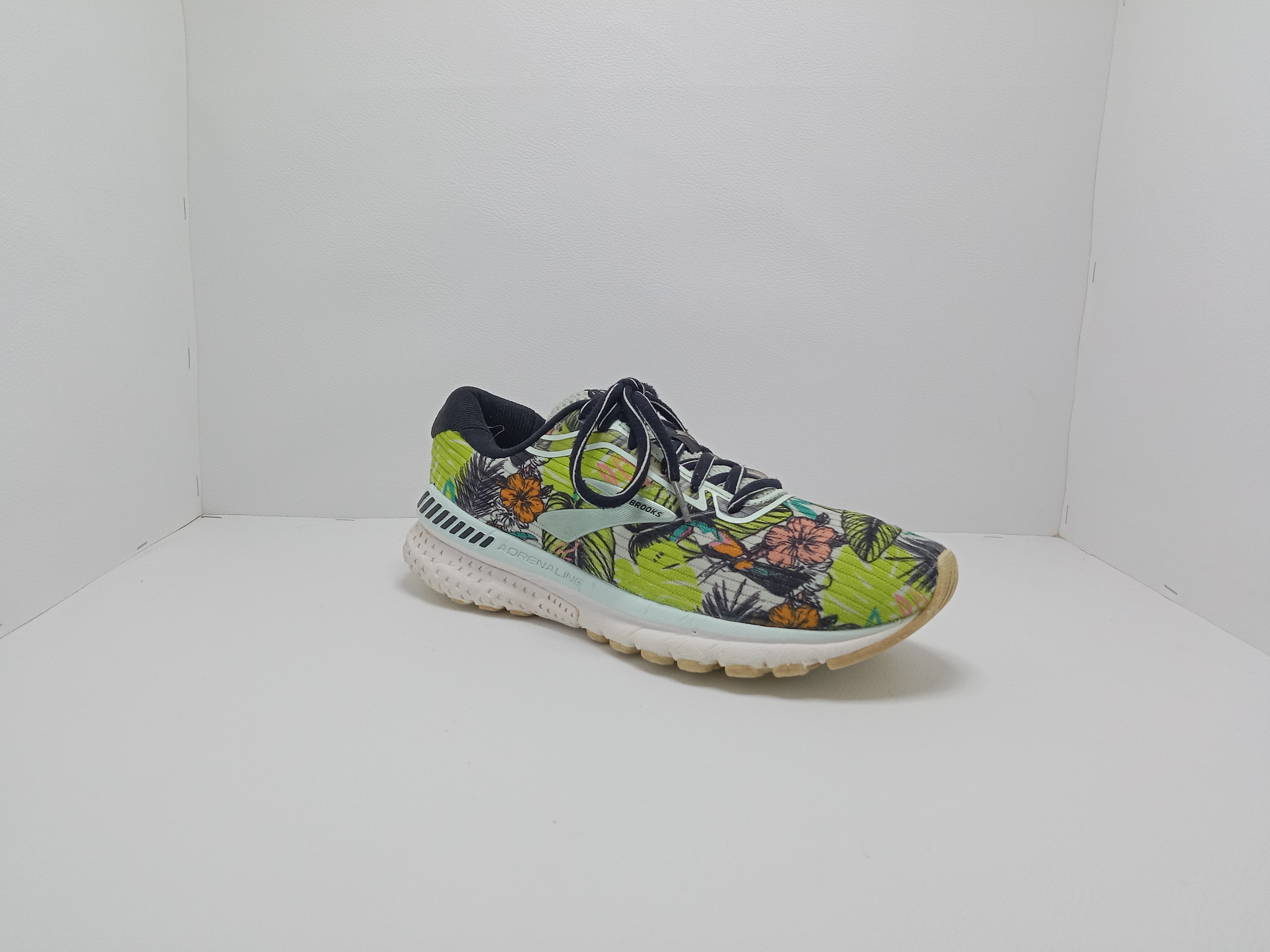 Brooks Running Shoes – Size 8 US (Men) – Multi-Color – Khunsa Collection