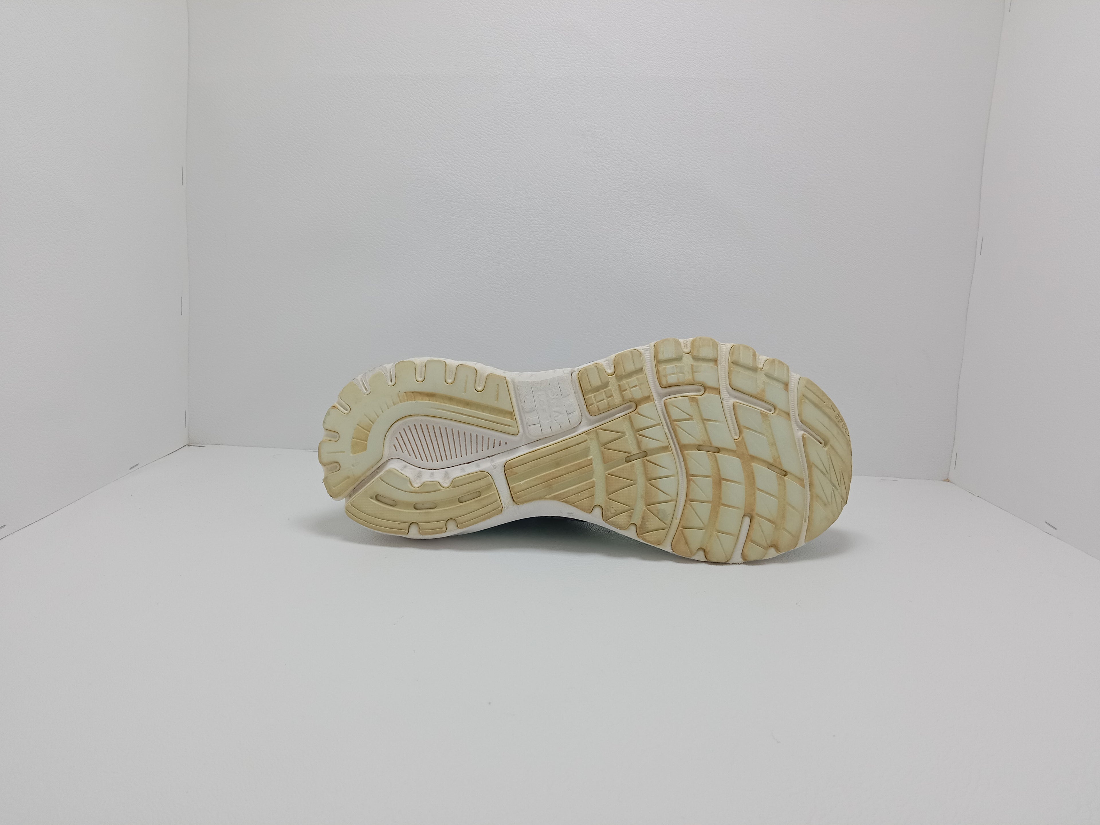 Brooks Running Shoes – Size 8 US (Men) – Multi-Color – Khunsa Collection