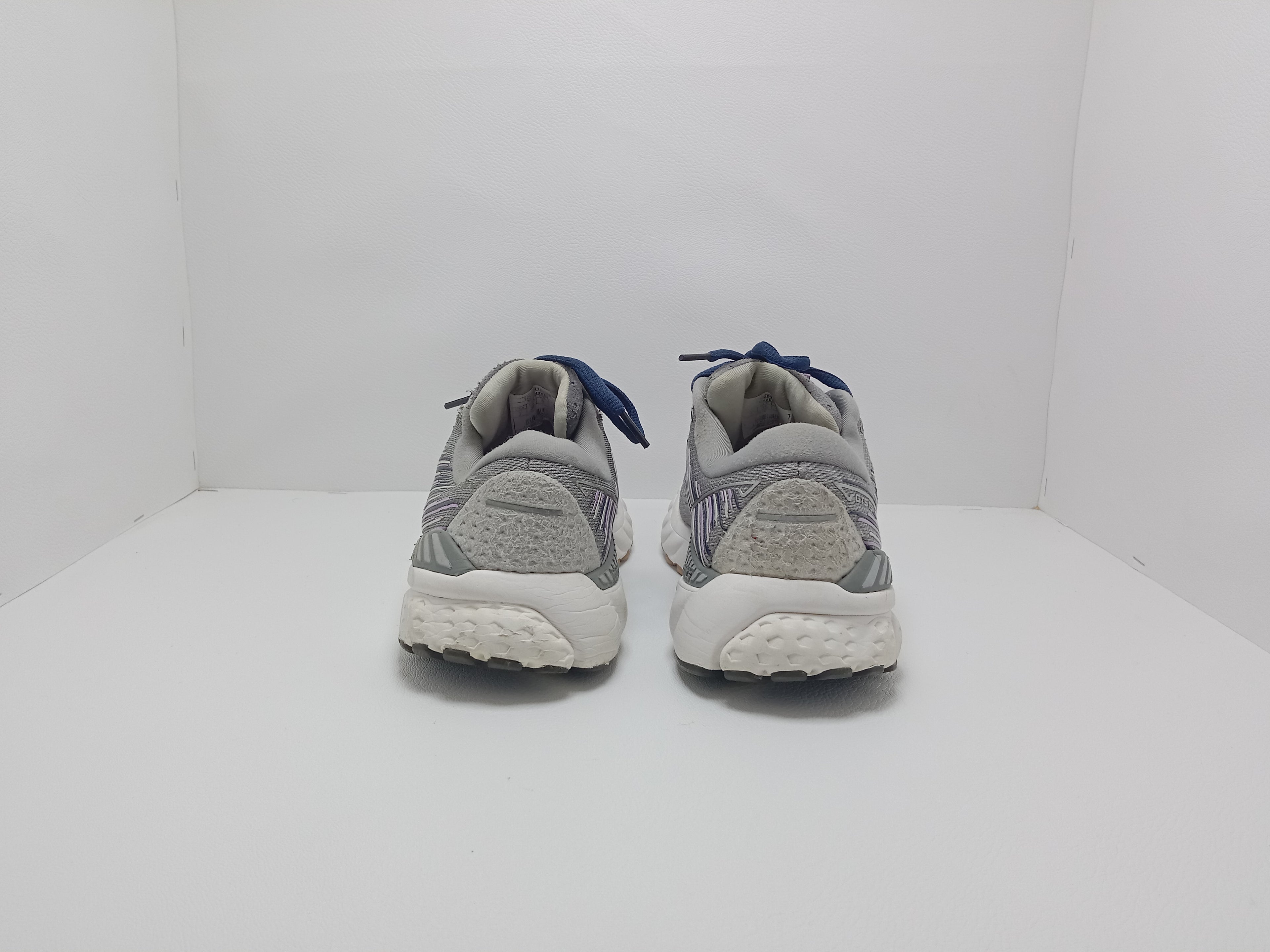 Brooks Running Shoes – Size 7.5 US (Men) – Grey – Khunsa Collection