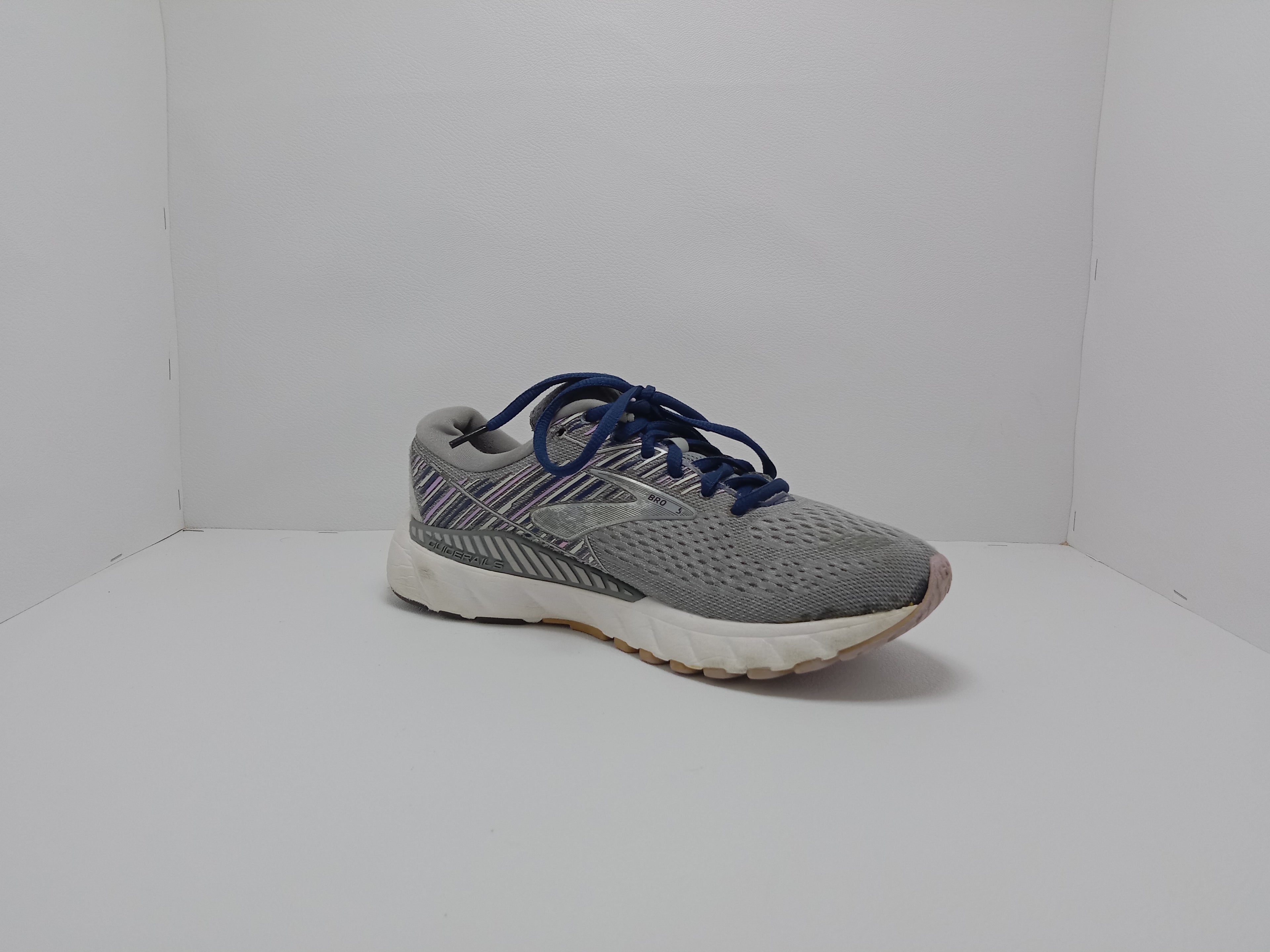 Brooks Running Shoes – Size 7.5 US (Men) – Grey – Khunsa Collection
