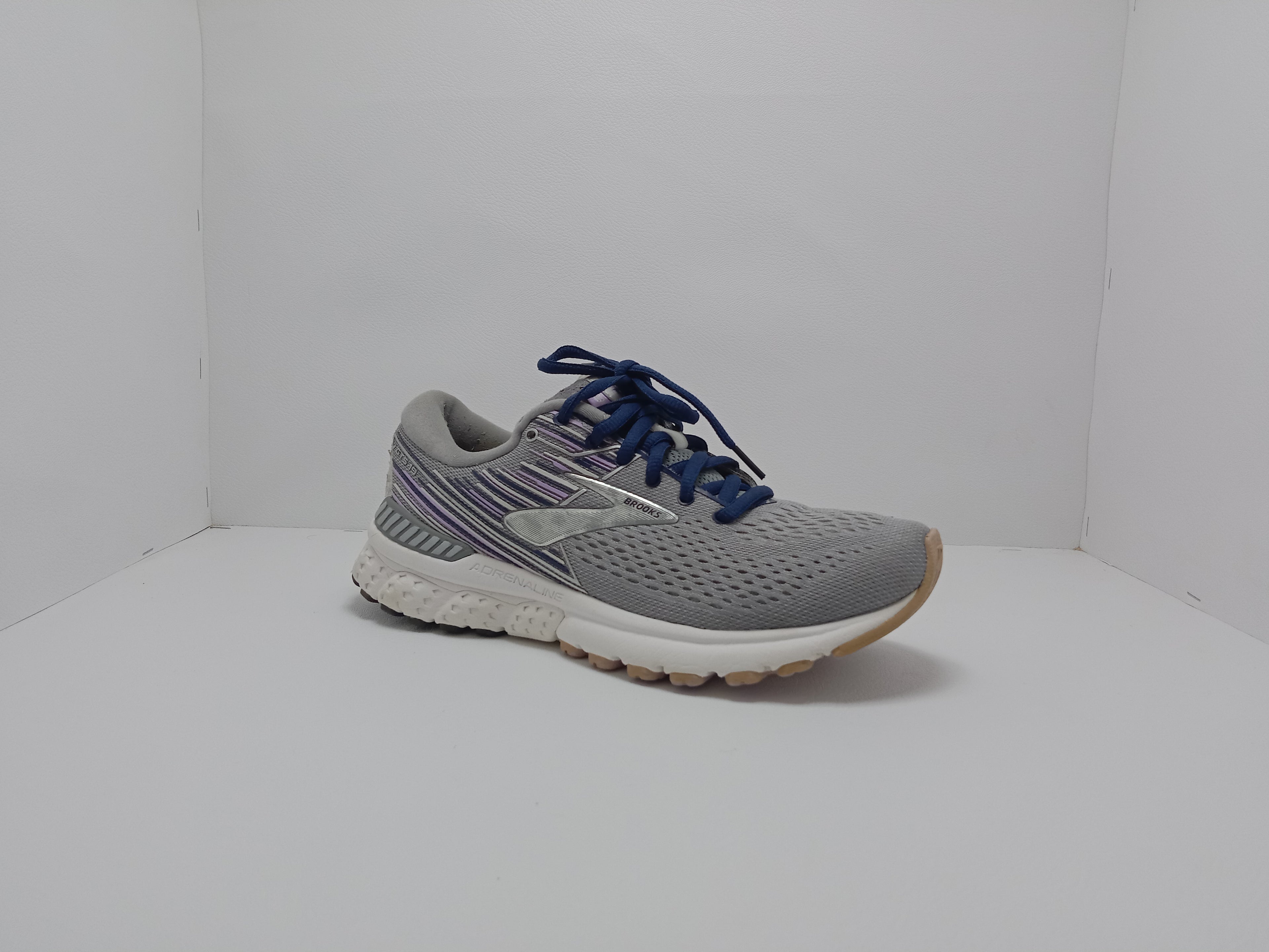 Brooks Running Shoes – Size 7.5 US (Men) – Grey – Khunsa Collection