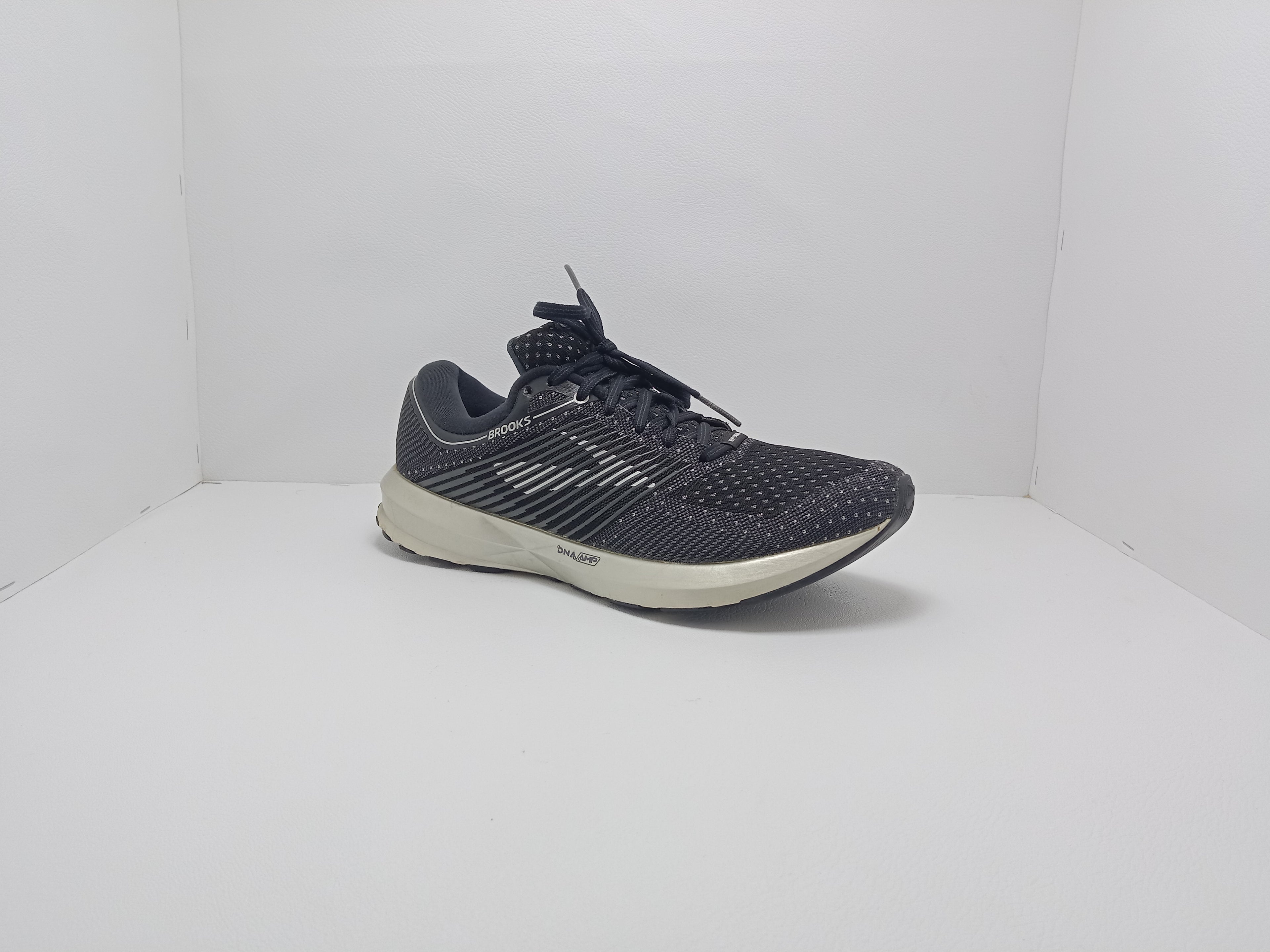 Brooks Running Shoes – Size 8.5 US (Men) – Black & Silver – Khunsa Collection