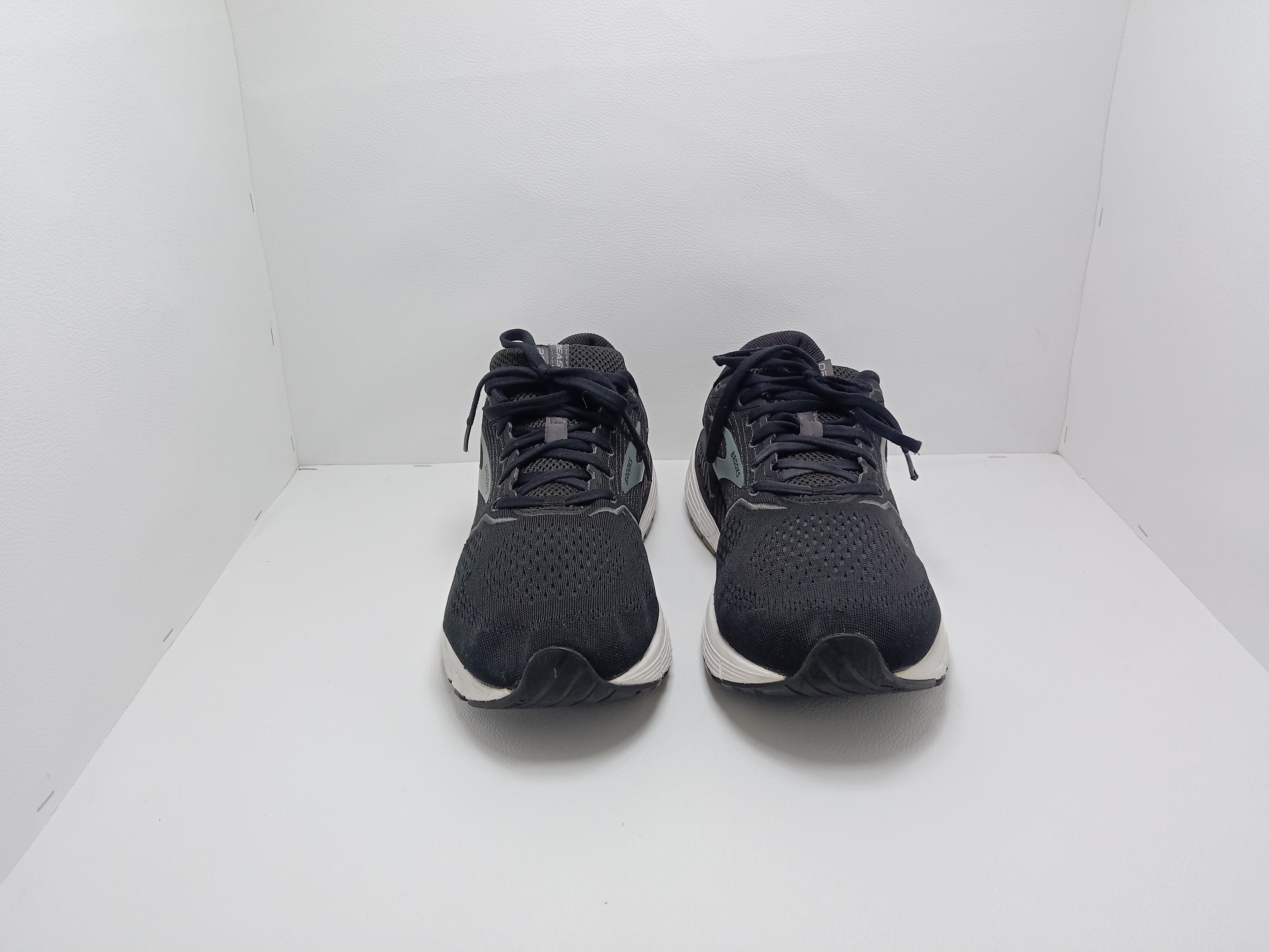 Brooks Beast Running Shoes – Size 11 US (Men) – Black/Grey – Khunsa Collection