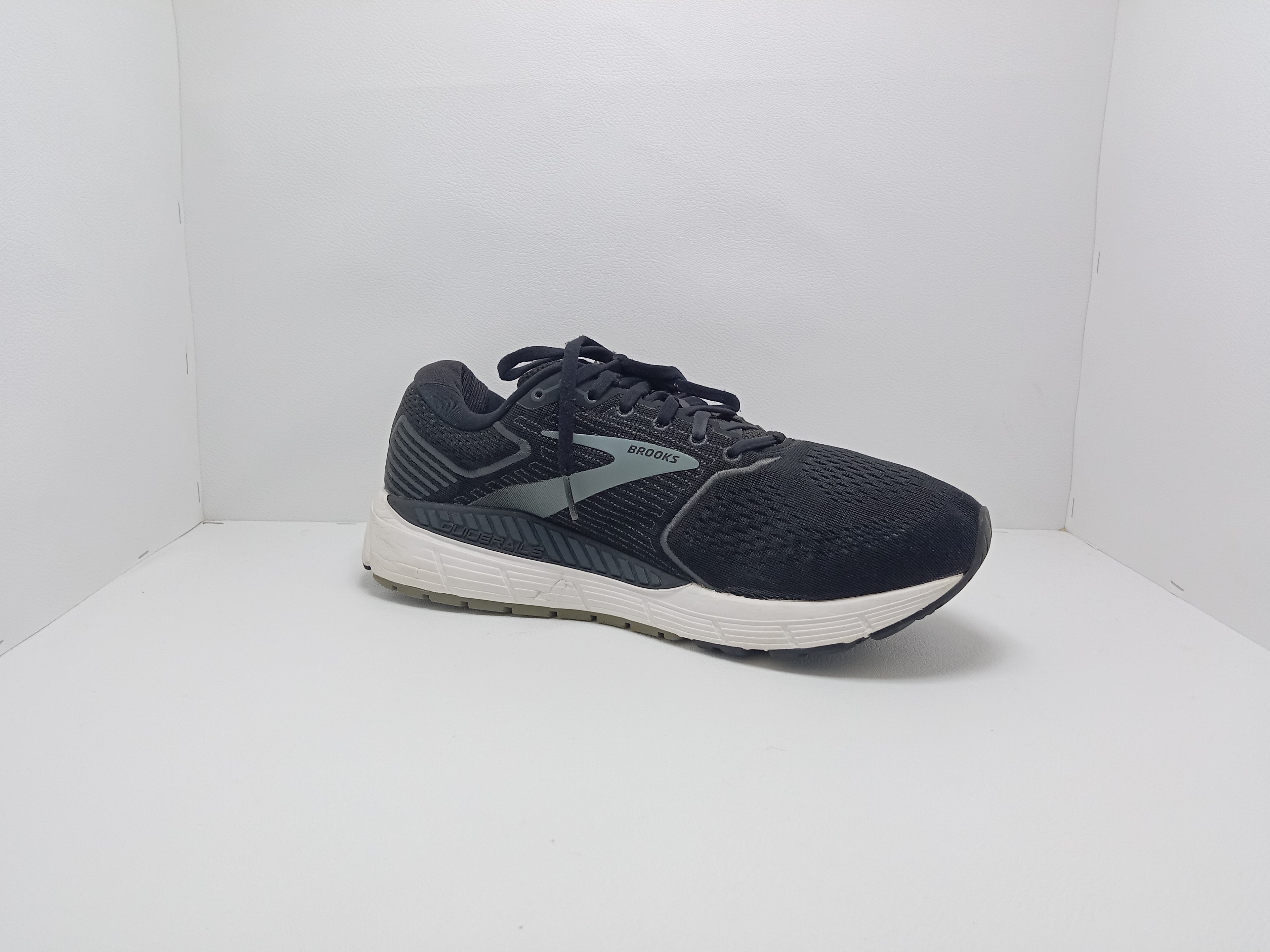 Brooks Beast Running Shoes – Size 11 US (Men) – Black/Grey – Khunsa Collection