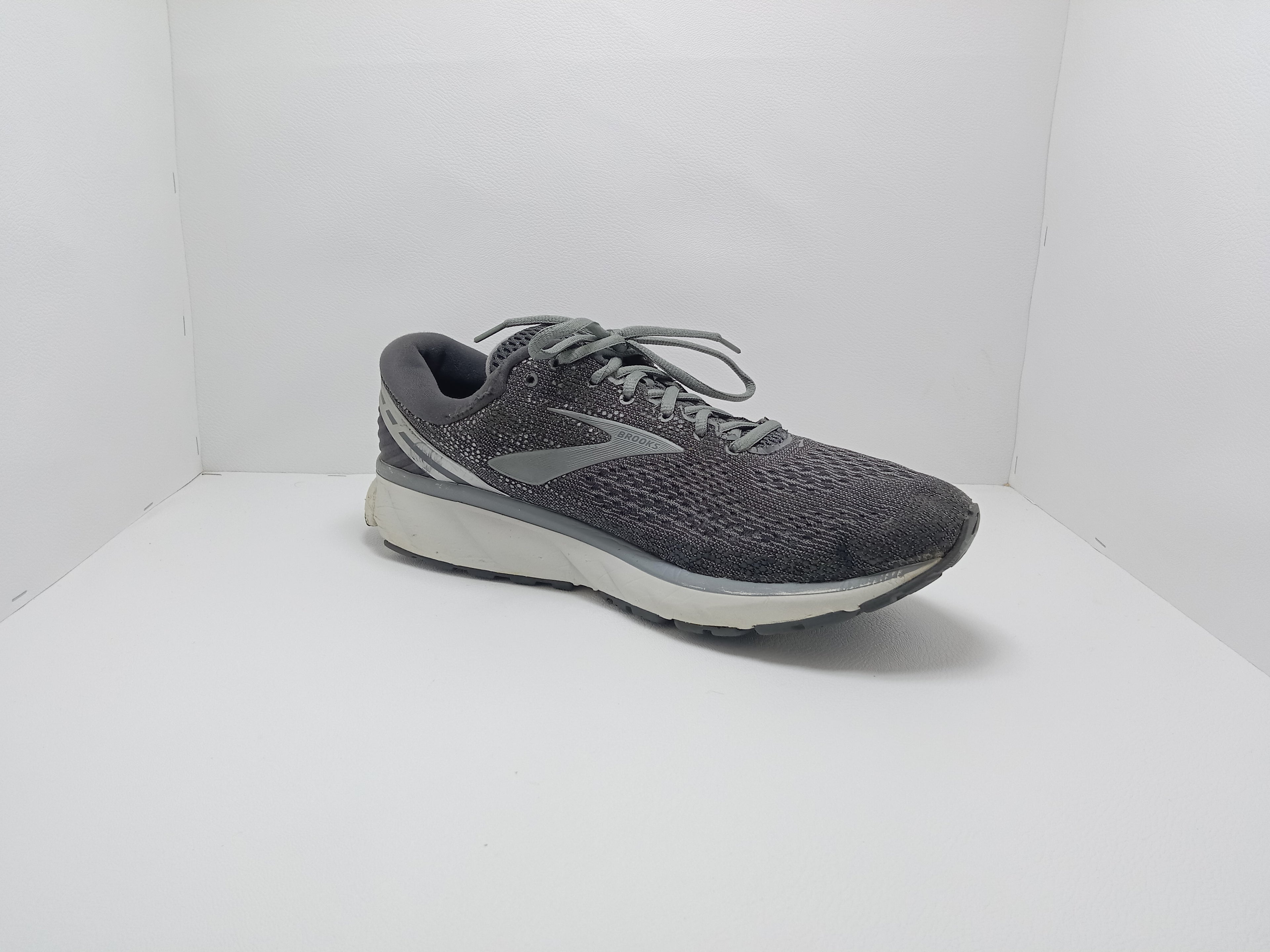 Brooks Running Shoes – Size 14 US (Men) – Grey/White – Khunsa Collection
