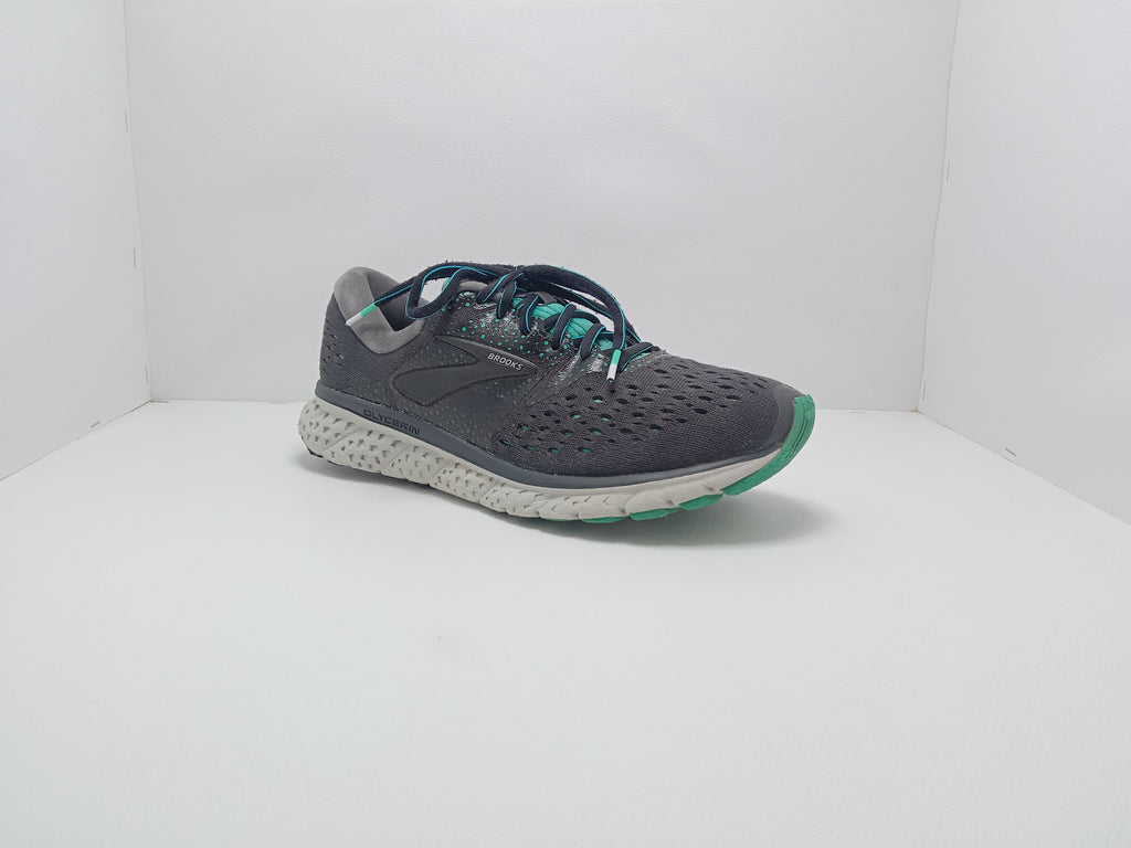 Brooks Running Shoes – Size US 8.5 – Premium Comfort