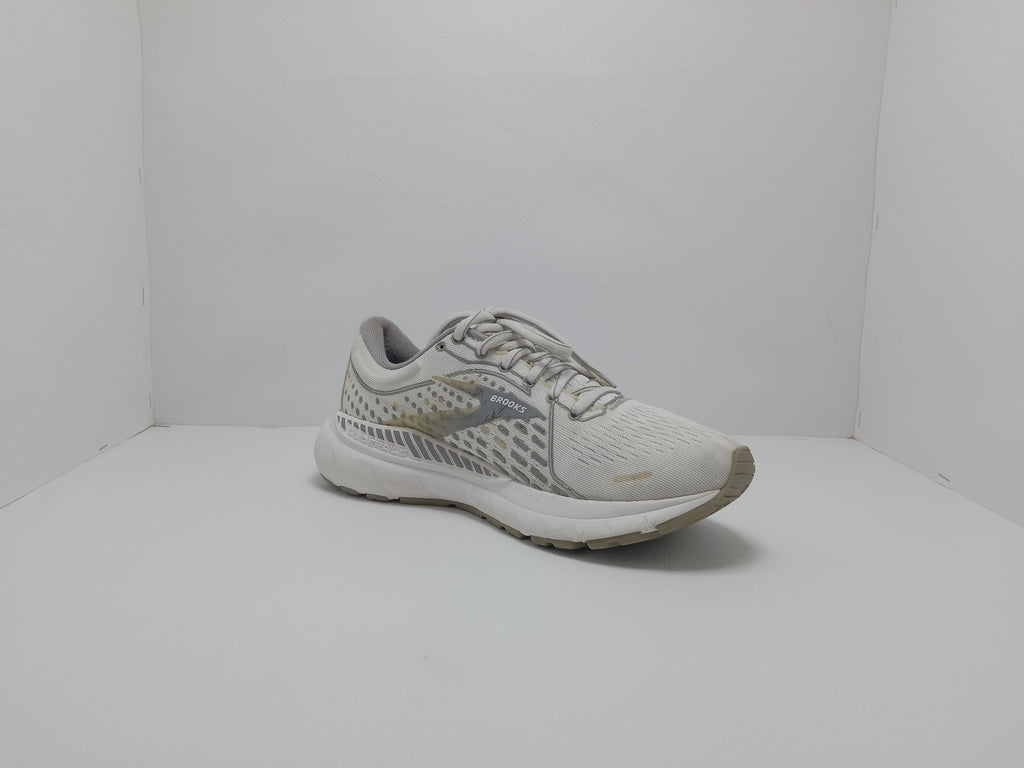 Brooks Running Shoes – Size 7 US (Men) – White/Grey – Khunsa Collection