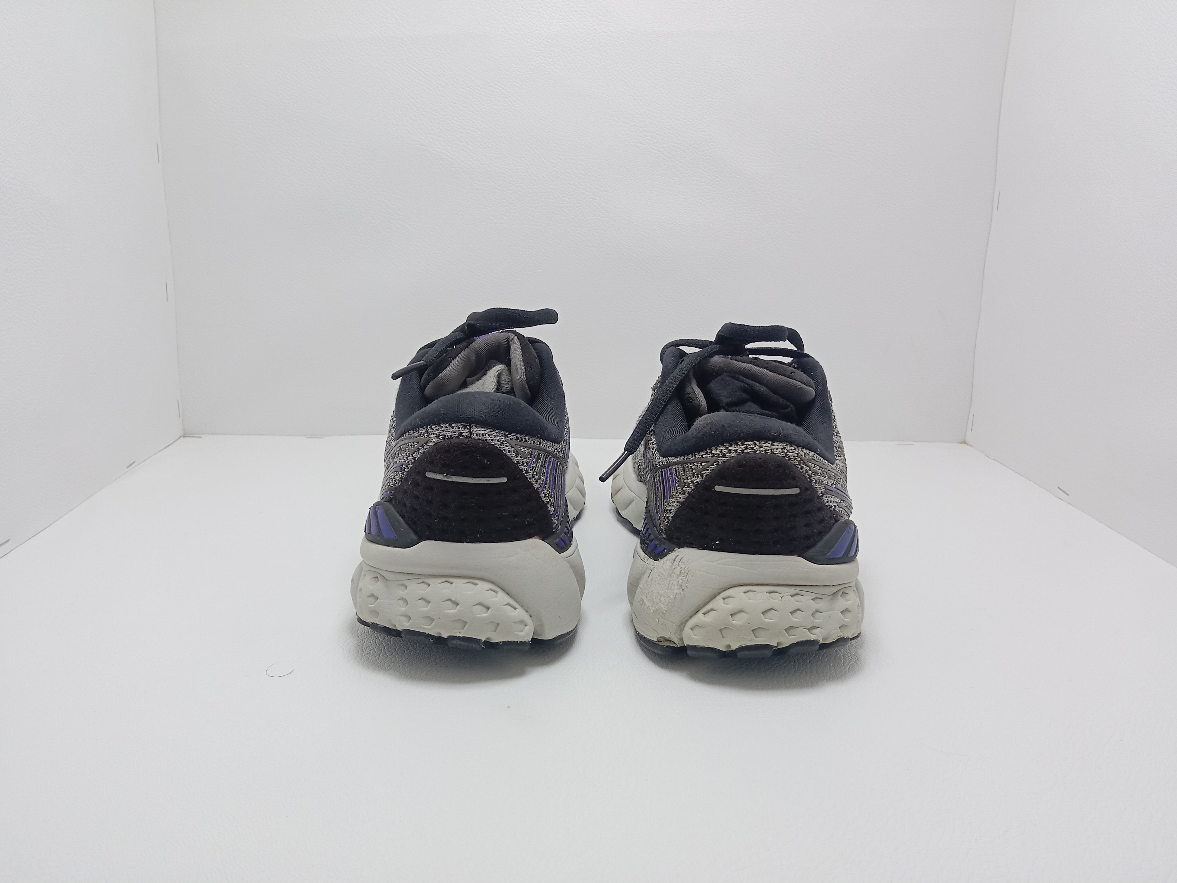 Brooks Grey-Purple Running Shoes – Size US 7.5 – Khunsa Collection