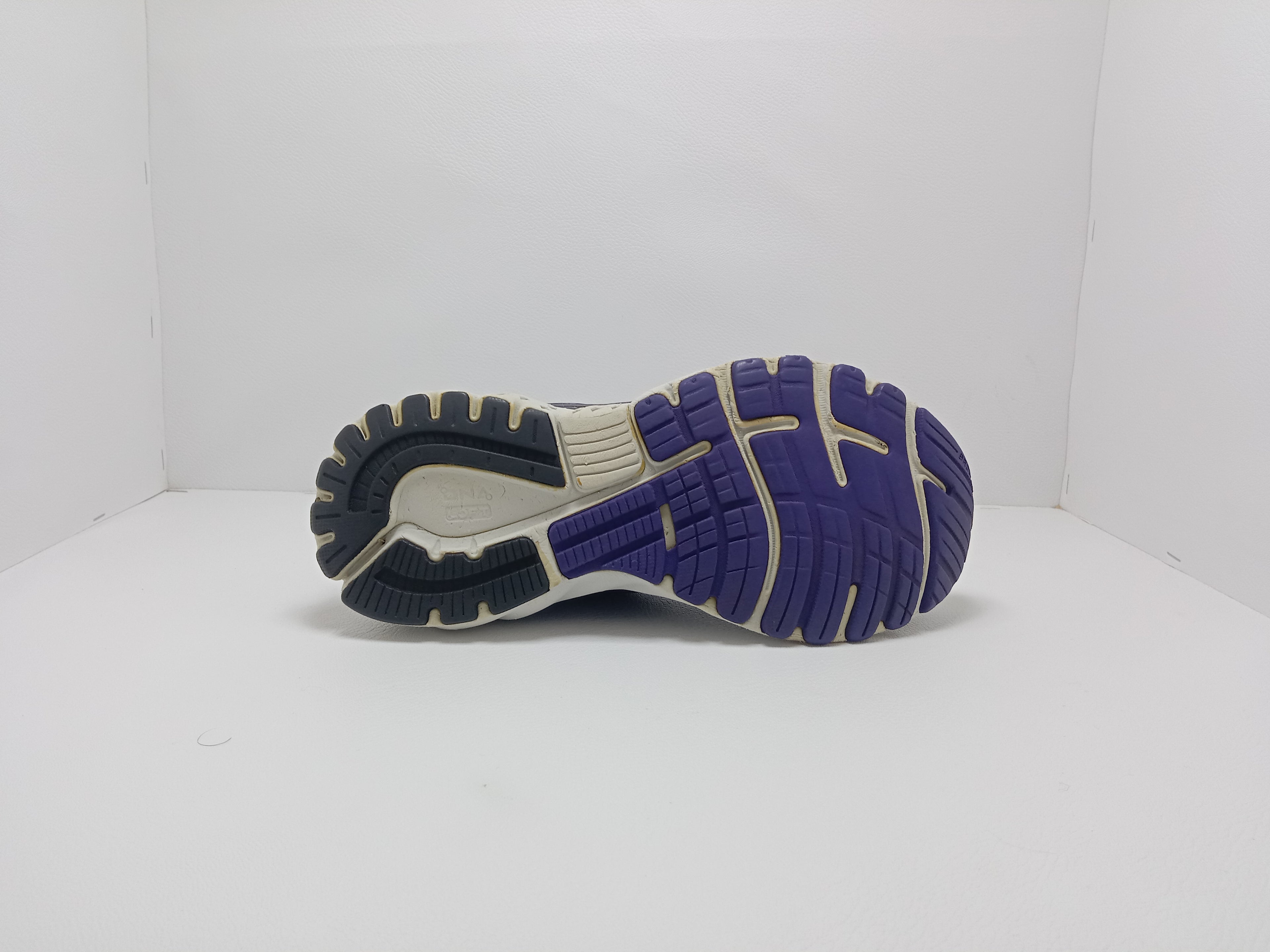 Brooks Grey-Purple Running Shoes – Size US 7.5 – Khunsa Collection