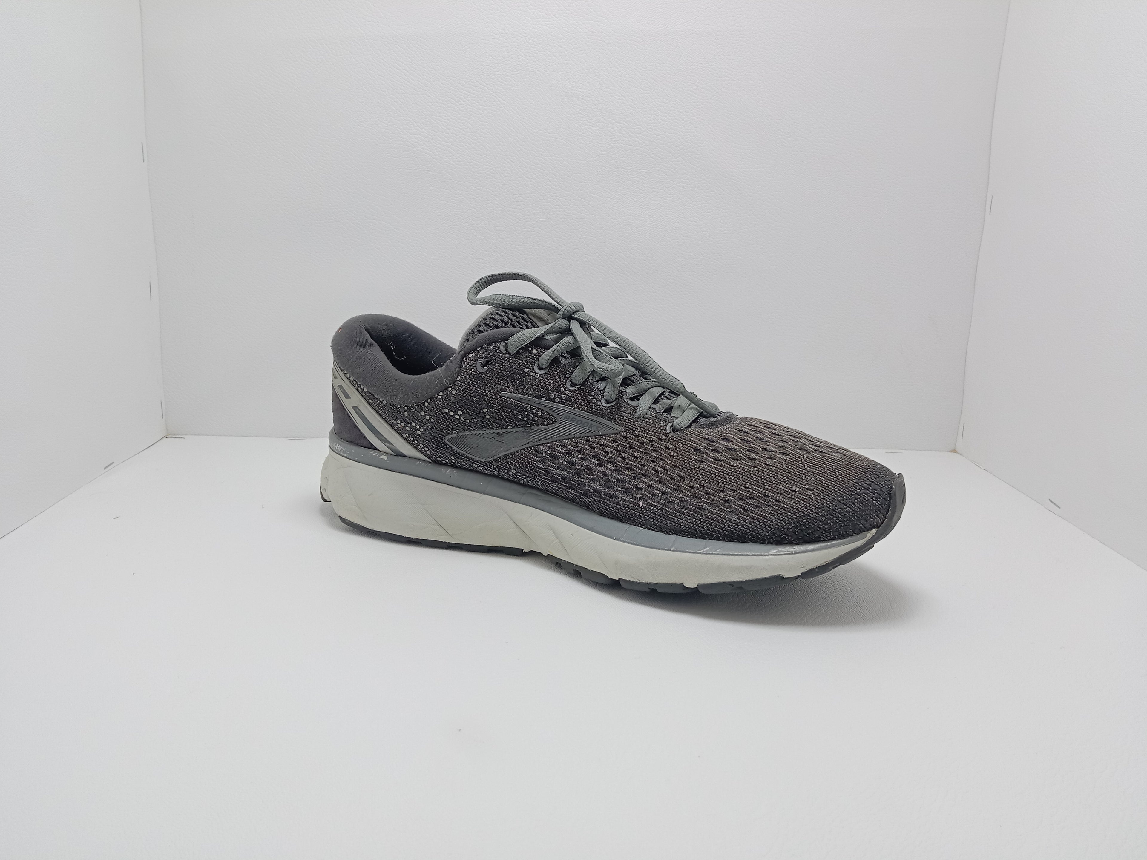 Brooks Running Shoes – Size 10 US (Men) – Grey/White – Khunsa Collection