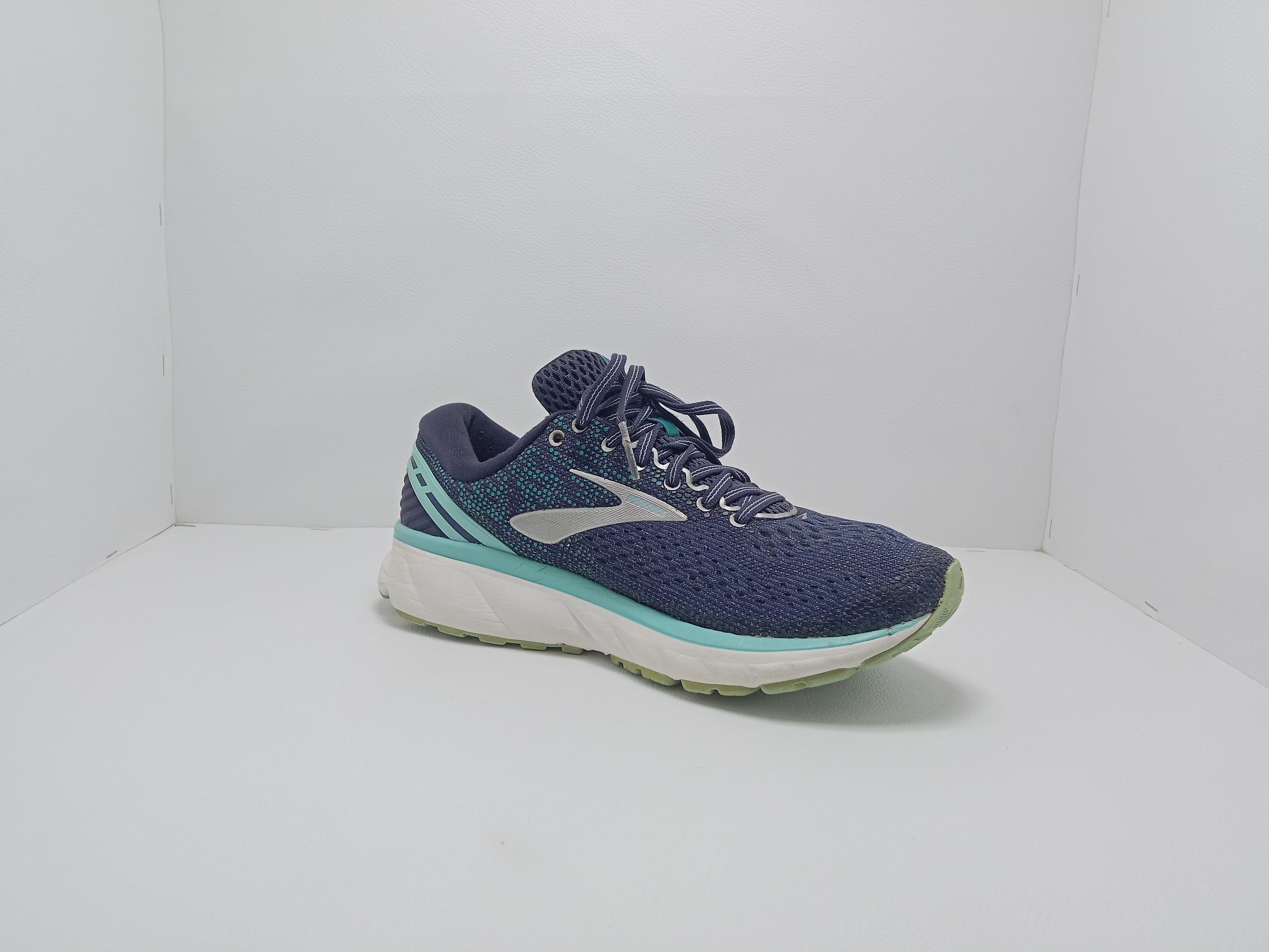Brooks Running Shoes – Size 8 US (Men) – Navy Blue – Khunsa Collection