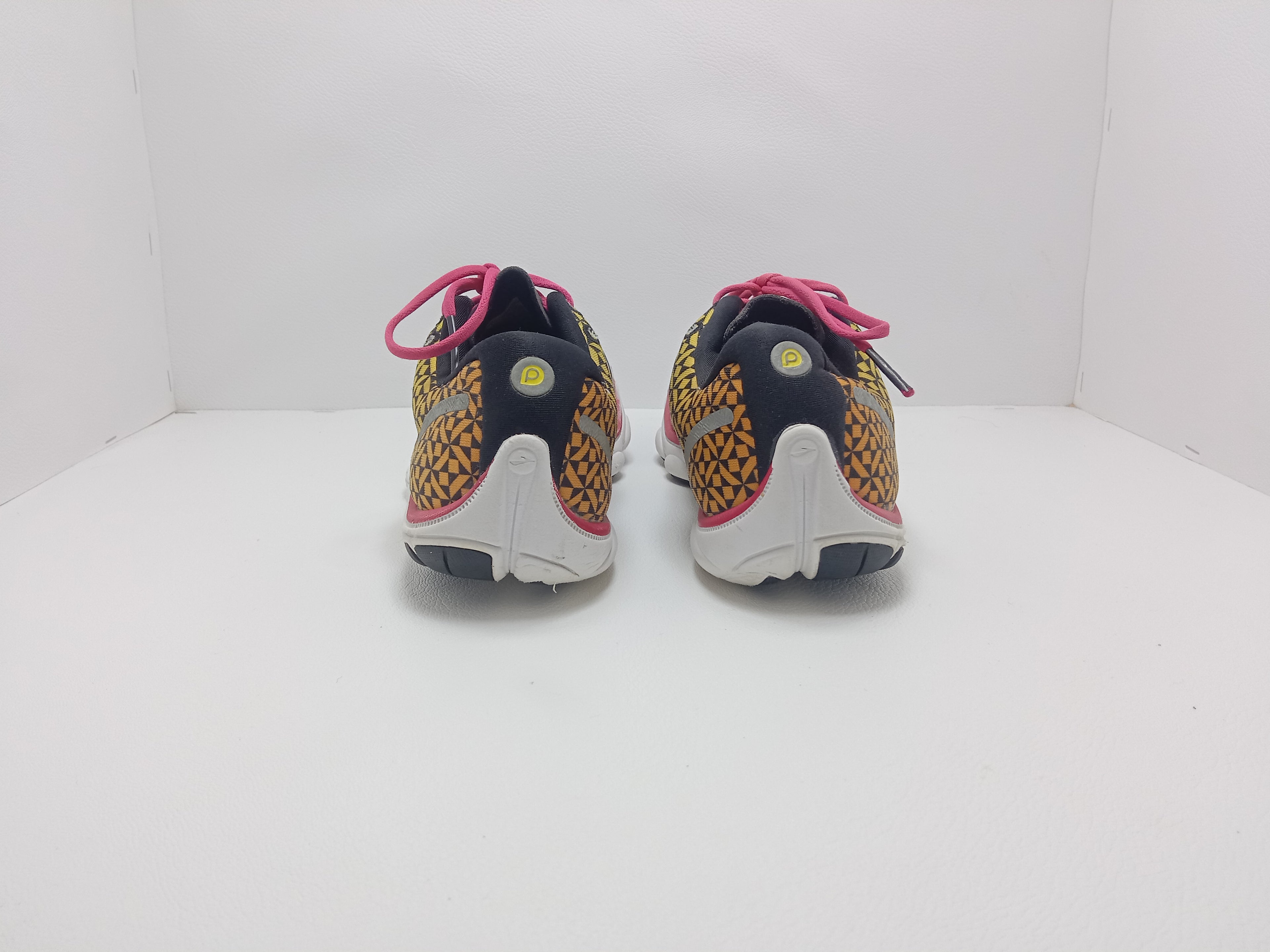 Brooks Multicolor Training Shoes – Size US 7 – Khunsa Collection