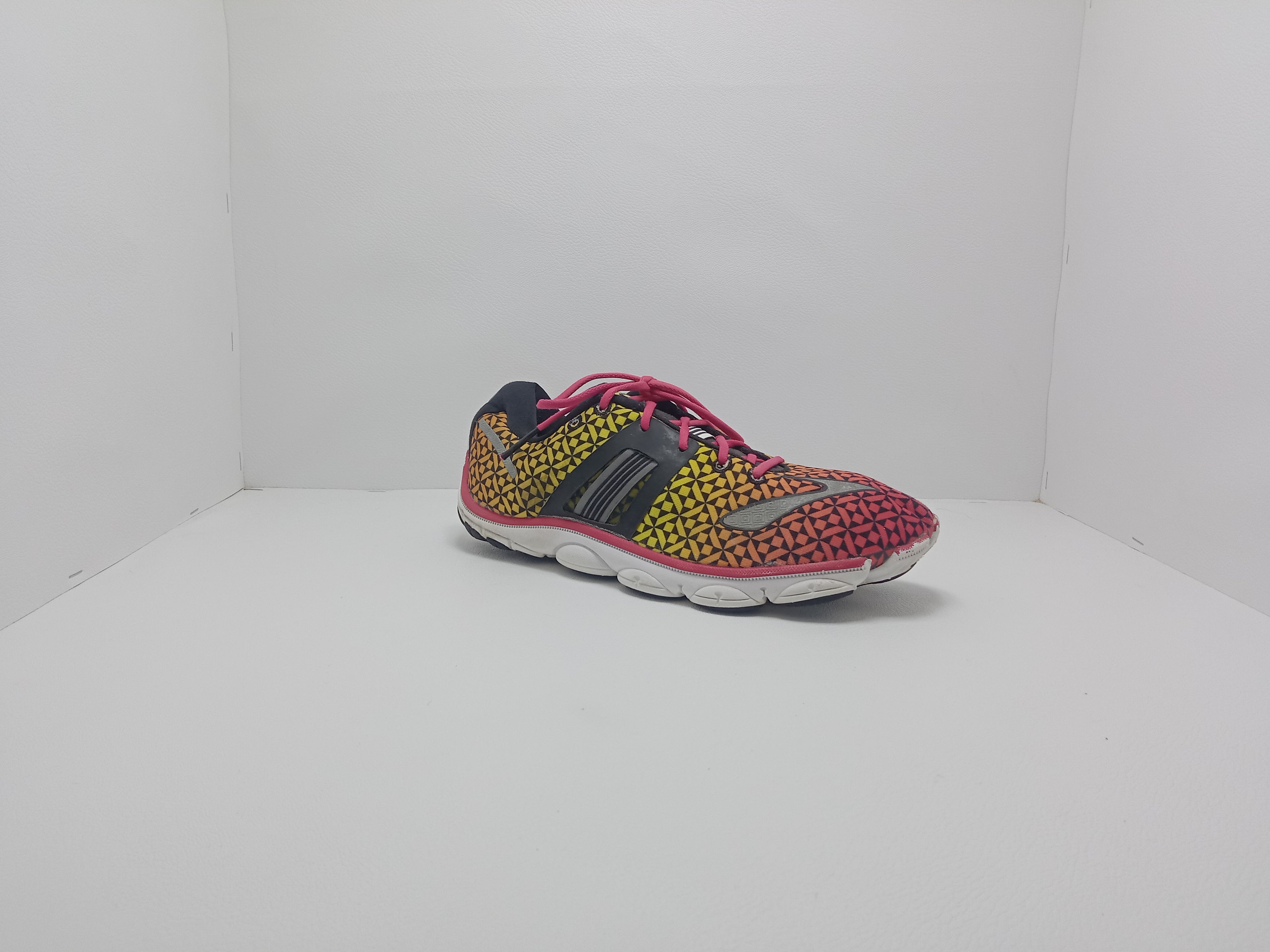 Brooks Multicolor Training Shoes – Size US 7 – Khunsa Collection